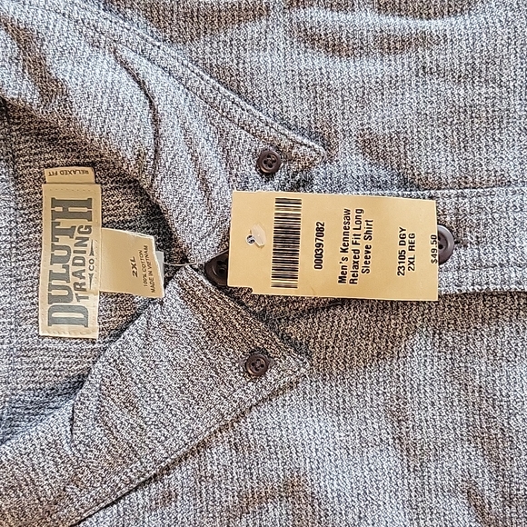 Duluth Trading Men's Relaxed fit long sleeve shirt. 2xl. - Picture 3 of 3